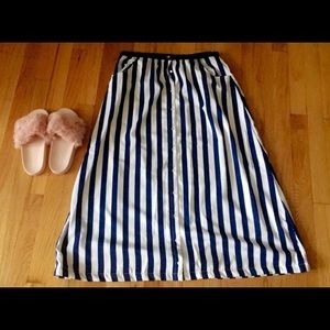 👗 Blue & white horizontal striped long skirt 👗